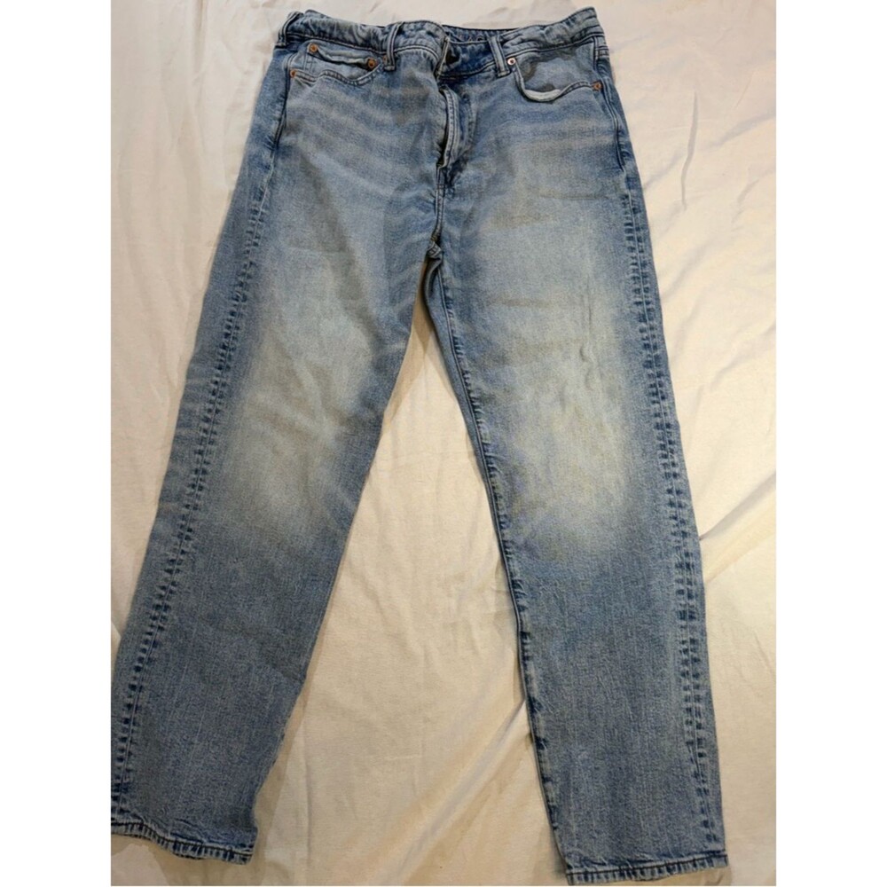 American Eagle Outfitters Light Wash Straight Jeans 33x32